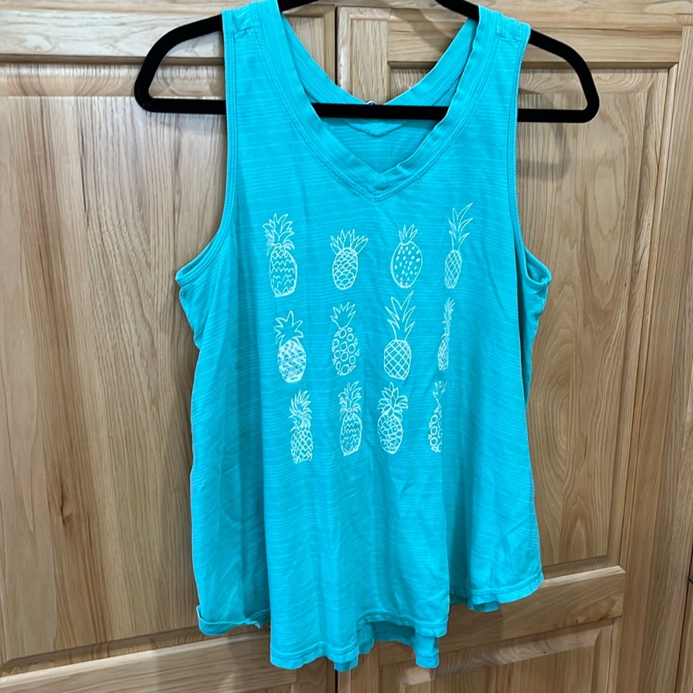 Spirit green pineapple tank top M